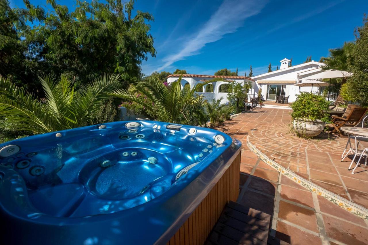 Private Heated Pool, Jacuzzi & 1225M2 Garden In Villa Cipreses Frigiliana Extérieur photo