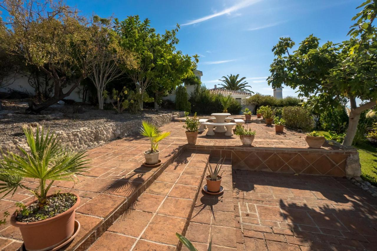 Private Heated Pool, Jacuzzi & 1225M2 Garden In Villa Cipreses Frigiliana Extérieur photo