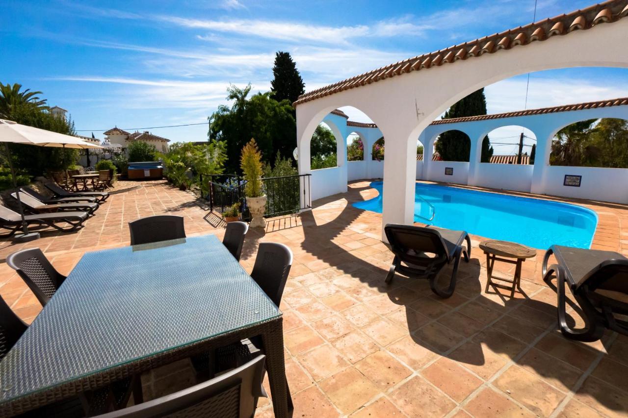 Private Heated Pool, Jacuzzi & 1225M2 Garden In Villa Cipreses Frigiliana Extérieur photo