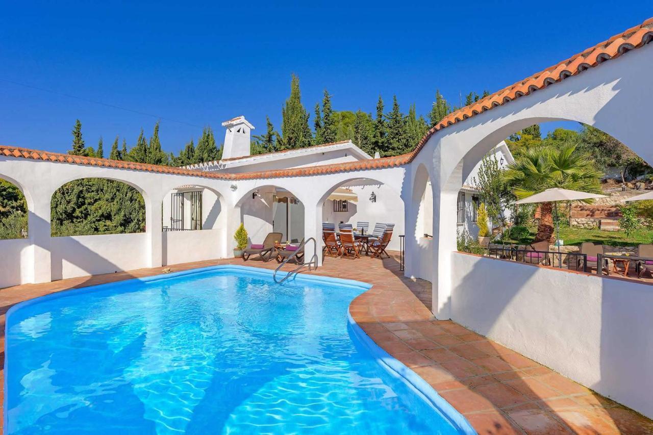 Private Heated Pool, Jacuzzi & 1225M2 Garden In Villa Cipreses Frigiliana Extérieur photo